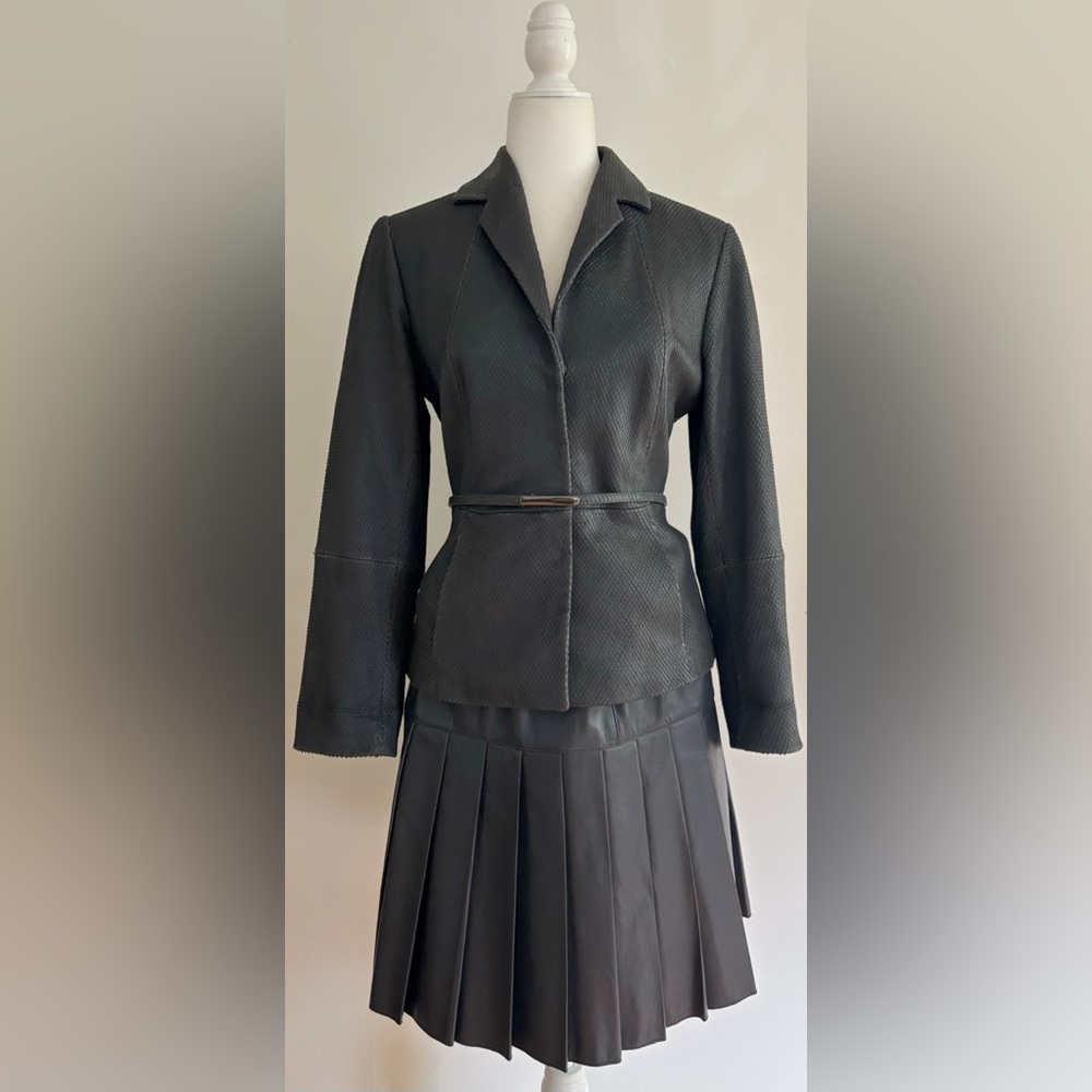 Worth Leather Suit belted jacket pleated skirt size 4P Petite gray